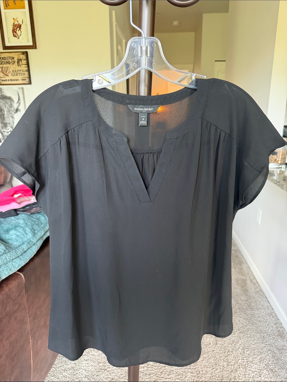 Banana Republic Black Short-Sleeve V-Neck Blouse - Lightweight